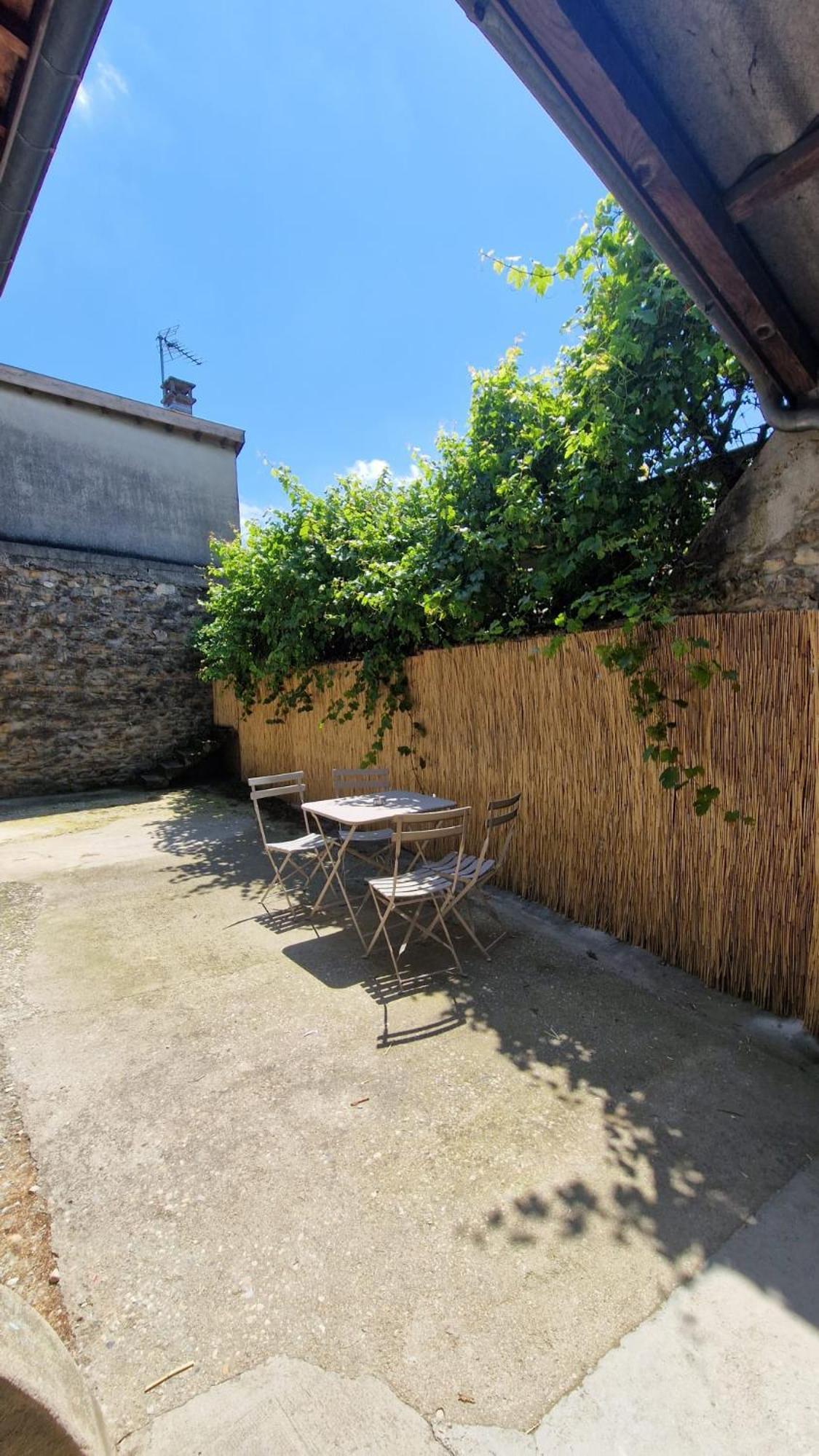 Le Bourg Daire Lagnieu Dış mekan fotoğraf